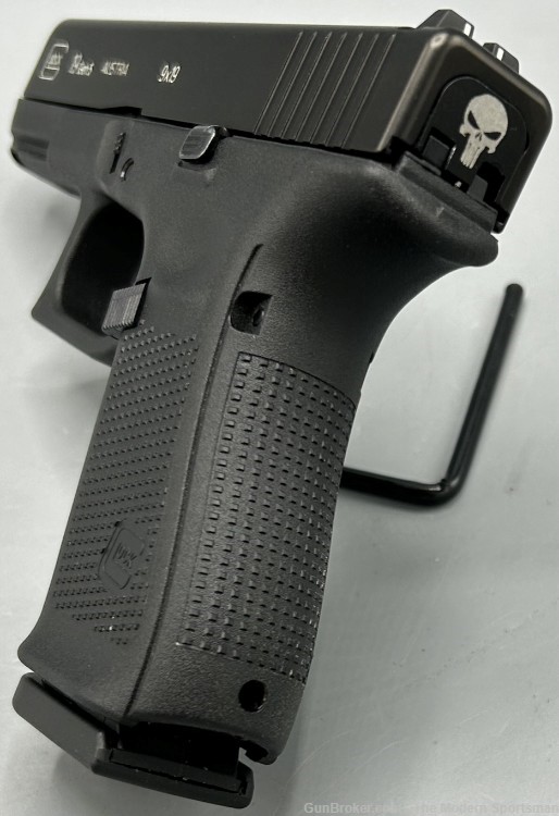 GLOCK 19 Gen 5 9mm Luger 4.02" G19 Gen5 Black Safe Action 15+1 9x19 Carry-img-3