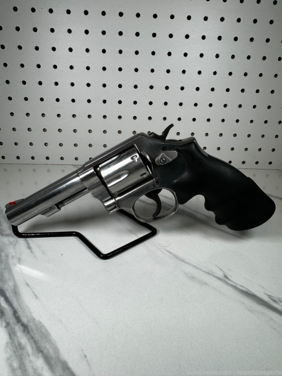 Smith and Wesson 64 38 SPL Police Trade 64-7 No Reserve NR-img-0