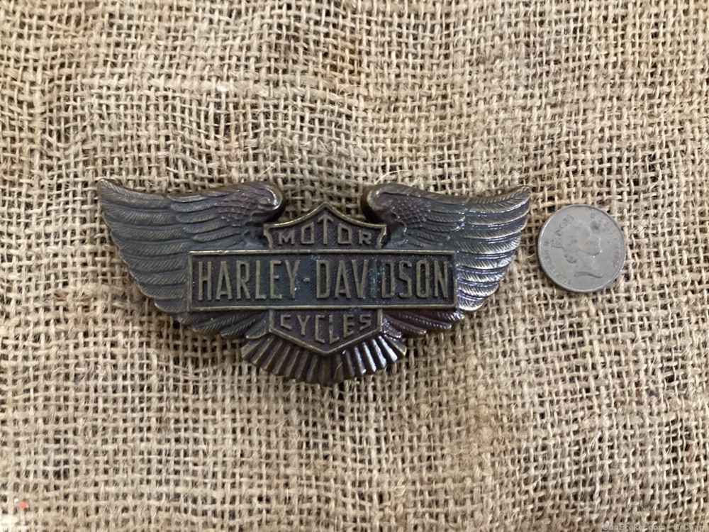 Vintage Harley-Davidson motor cycles 1973 righteous products emblem-img-0
