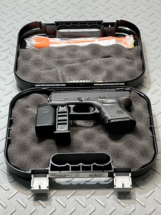 Glock 28, GEN 3 Semi-auto Safe Action Sub-Compact 380 ACP 3.43" NO CC FEES -img-8