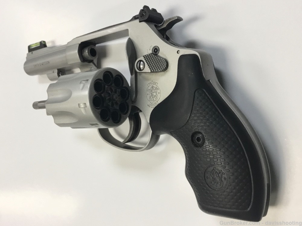 Smith & Wesson - M317 - 22lr Revolver - 3" Barrel    **EXC COND, IN BOX**-img-3