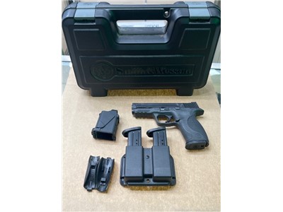 Smith & Wesson m&p 9 pistol clean complete 3 mags 