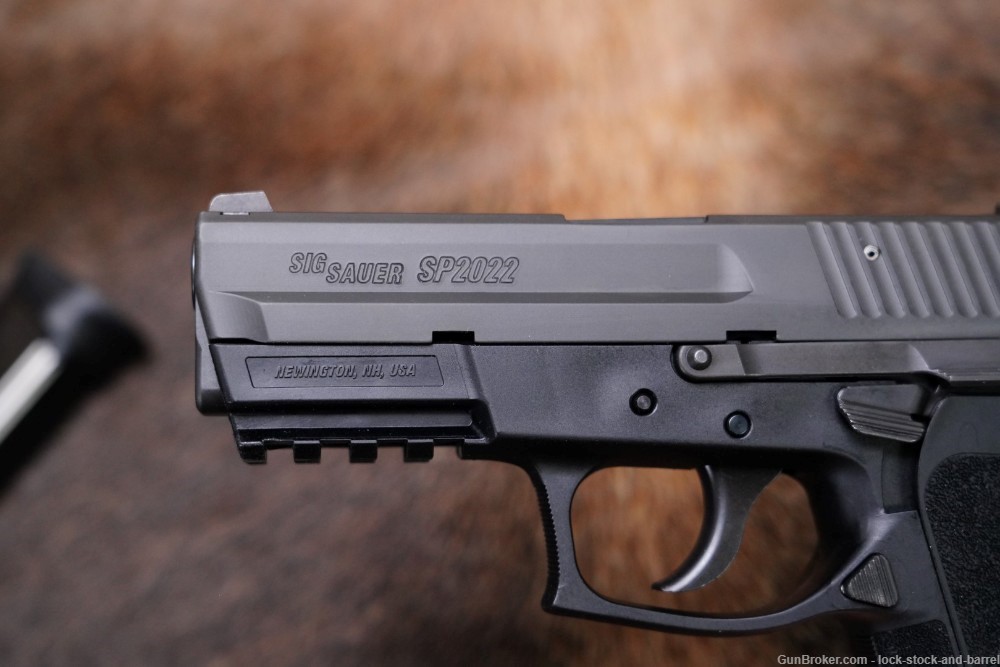 Sig Sauer Model SP2022 .40 S&W 3.8" DA/SA Semi Automatic Pistol-img-9