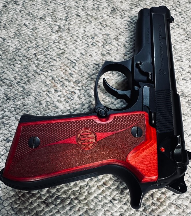 Beretta 92 Rosewood & Black Grips, Case and 15 Rd Magazine-img-5