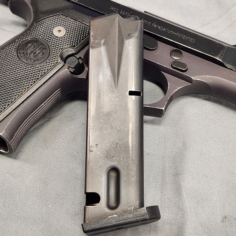 Beretta 92FS pistol 9mm with box USA made-img-21