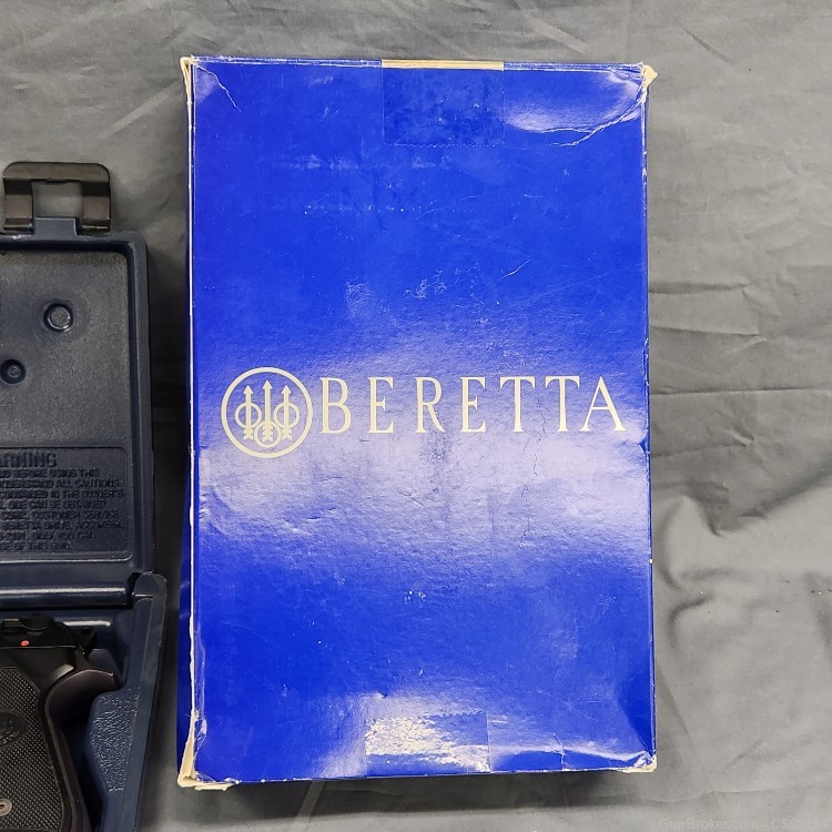 Beretta 92FS pistol 9mm with box USA made-img-32