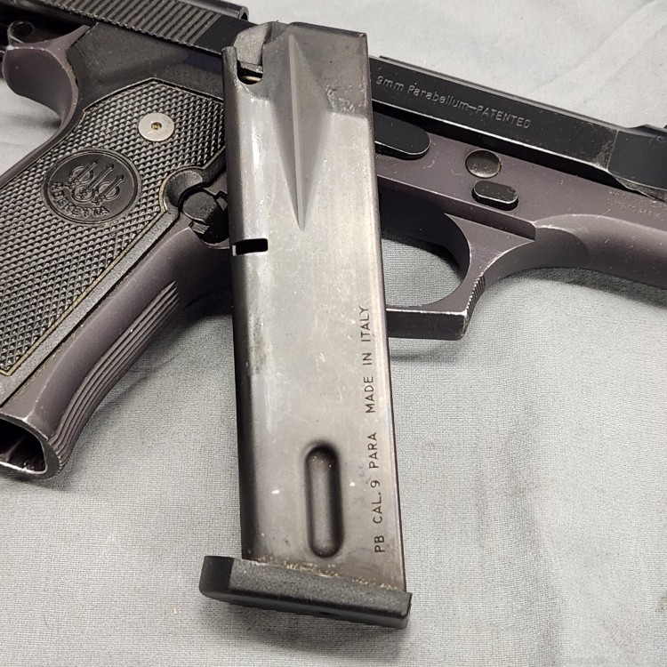 Beretta 92FS pistol 9mm with box USA made-img-22