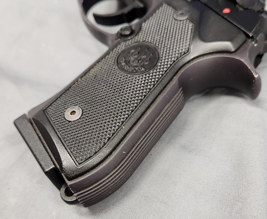 Beretta 92FS pistol 9mm with box USA made-img-14