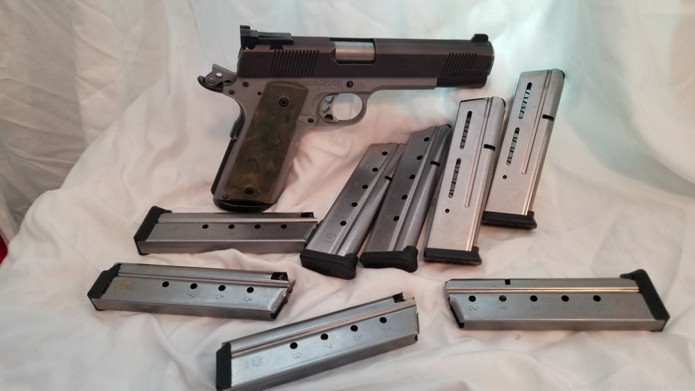 9mm 1911 Two-tone, W 8 Mags Fusion Custom Build-img-1