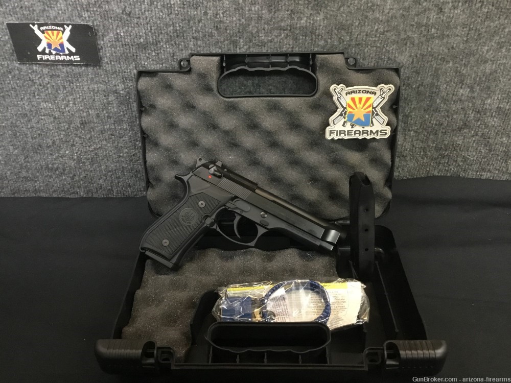 Beretta 92FS SemiAuto Pistol 9mm w. Case and two 15-Round Magazines-img-0