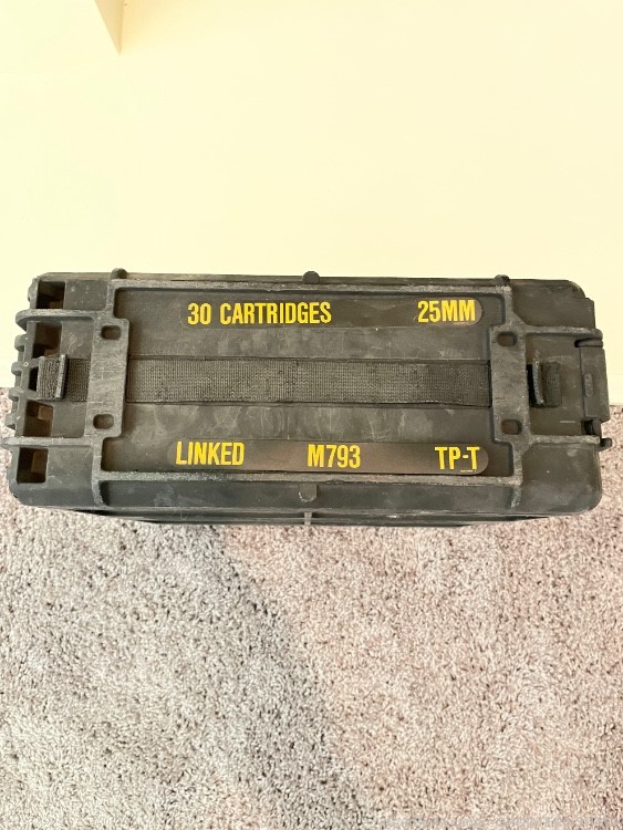 Collectible Military Ammo Box 25mm M793 Linked 30 Cartridges Bradley -img-1