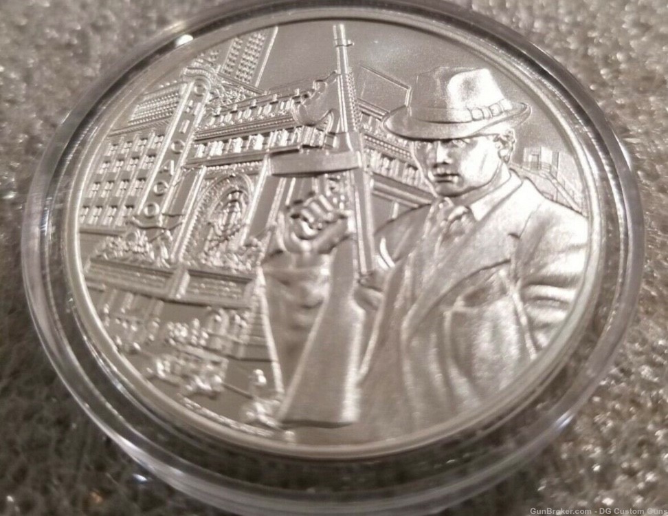 Colt 1911 Al Capone Collectors series with/ .999 silver Capone Coin 1of200-img-5