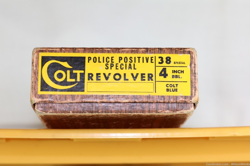 Colt Police Positive  Special Cal .38 Spl 99% Made 1957 Box C&R-img-51