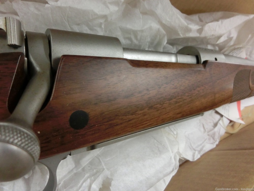 Winchester Model 70 Classic Stainless Walnut-300 Win mag-img-5