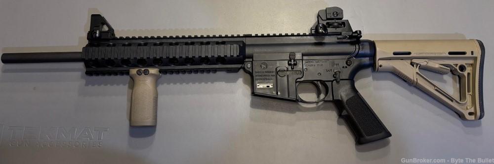 Smith & Wesson M&P15-22 .22LR Rifle, Extra Mags, Magpul Stock & Vert Grip-img-0