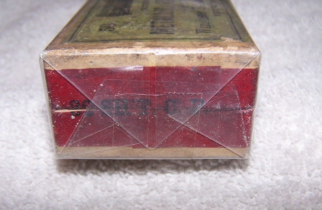 Winchester 2 pc box of 32 CF.  Box contains 40 original cartridges. -img-1