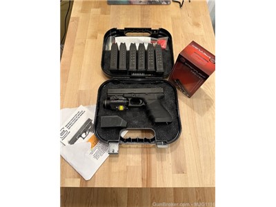 Glock 21 .45 ACP Gen 3 with Tactical Laser/Light combo