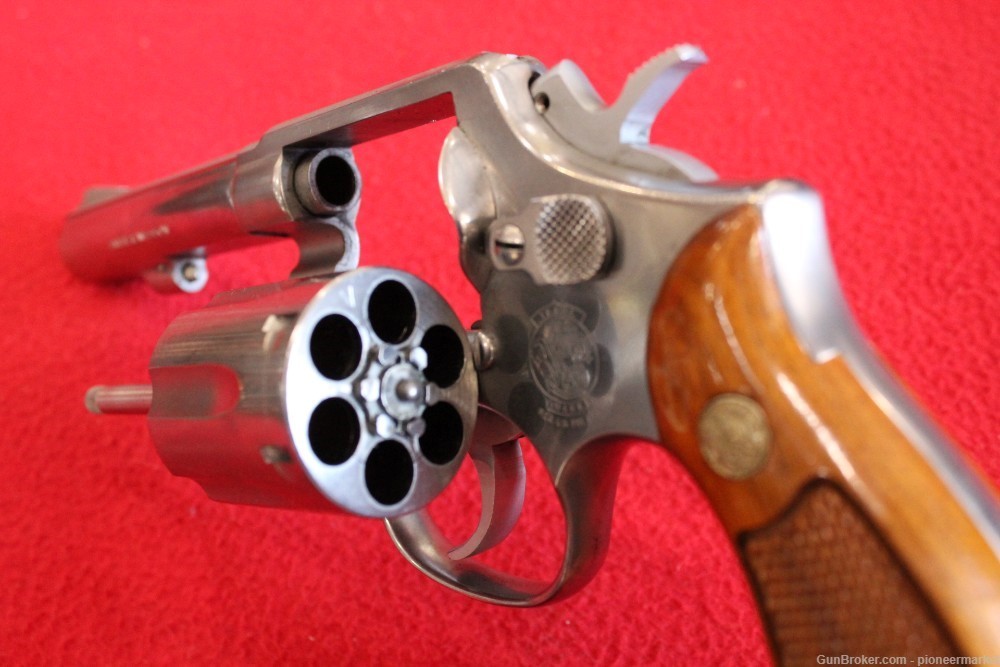 Smith & Wesson M64-3, Fine cond.38 spl. 4"Bbl. Wood & Syn. Grips-img-15
