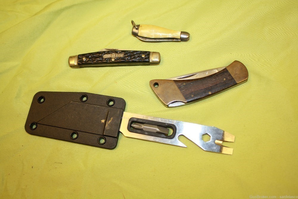  4 pocket knives, ONE LOT-img-0
