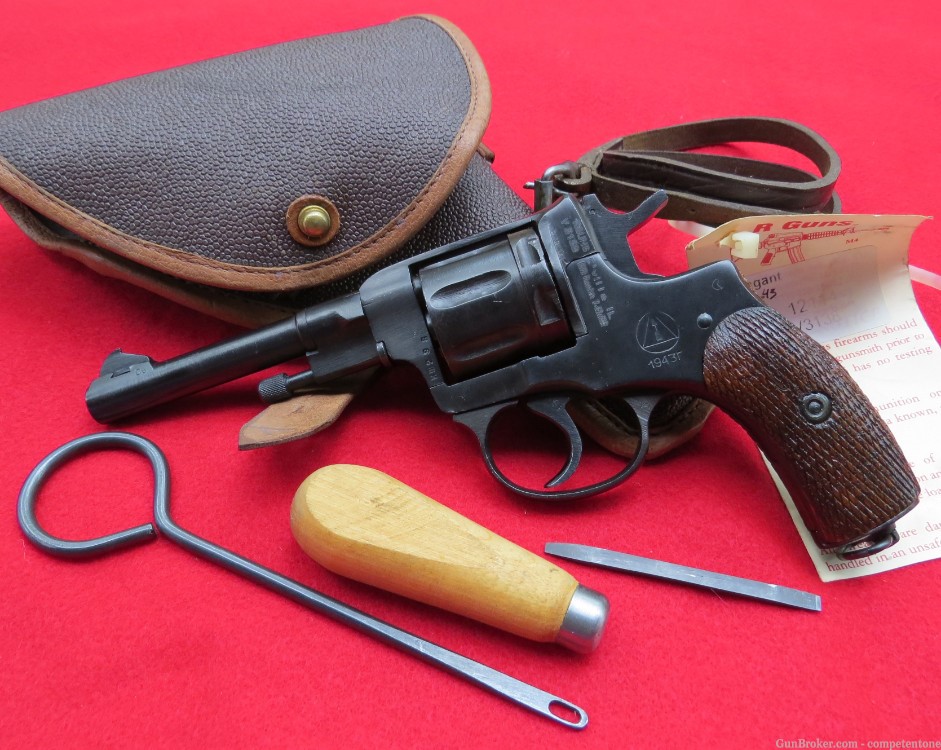 WWII Russian Nagant M1895 Revolver 1895 7.62 x 38 7.62x38R WW2 Gas-Sealed-img-0