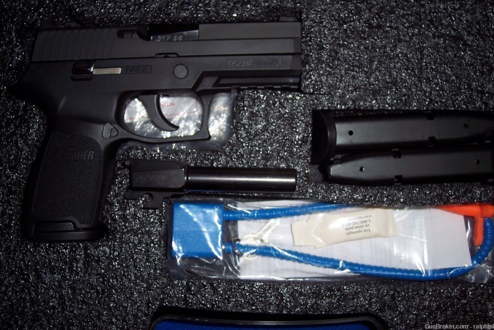 SIG P250C Compact/Small .357 SIG & .40 S&W, 3.86", SS, 3 Mags DAO-img-2