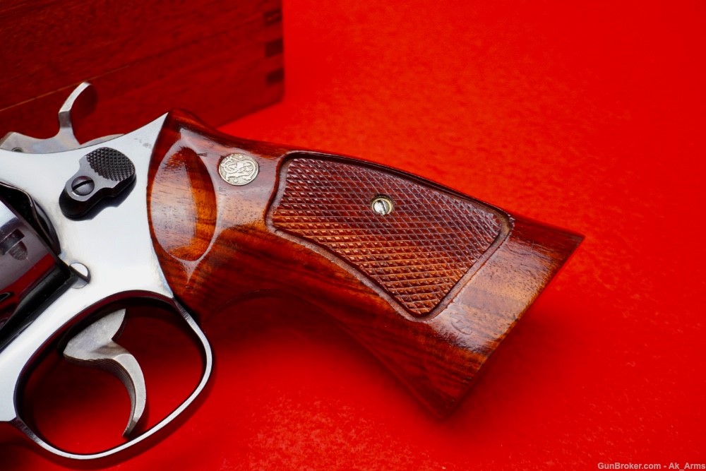 Desired Smith & Wesson 57 No Dash .41 Mag Blue 4" In Presentation Case!-img-3