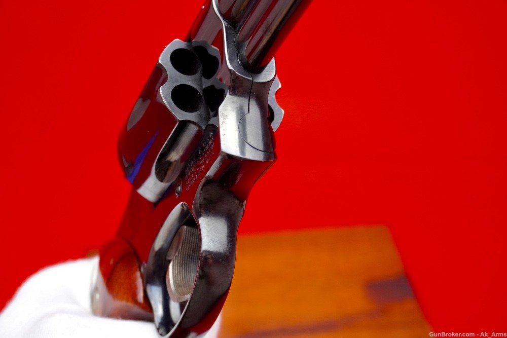 Desired Smith & Wesson 57 No Dash .41 Mag Blue 4" In Presentation Case!-img-10