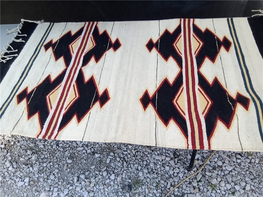 Beautiful 100% wool Navajo rug- 30 inches X 60 inches-made in Mexico-img-3