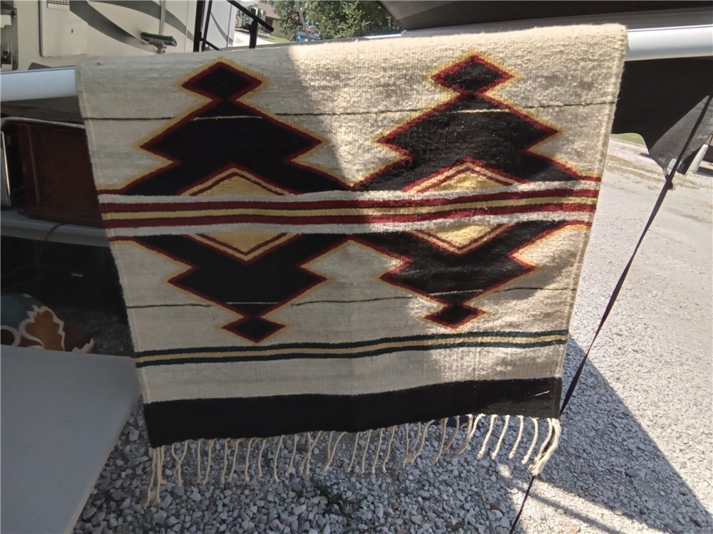 Beautiful 100% wool Navajo rug- 30 inches X 60 inches-made in Mexico-img-4
