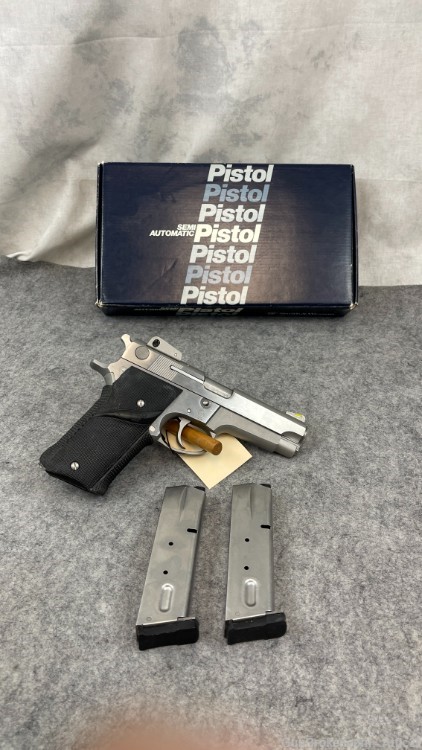 Smith & Wesson Model 659 Stainless 9mm Like New In Box!-img-0