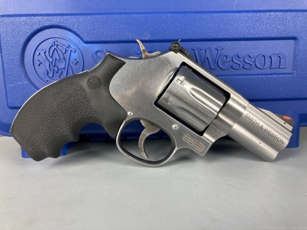 Smith & Wesson 686 Plus .357 Magnum Stainless 7-Shot/2.5-inch Revolver-img-2