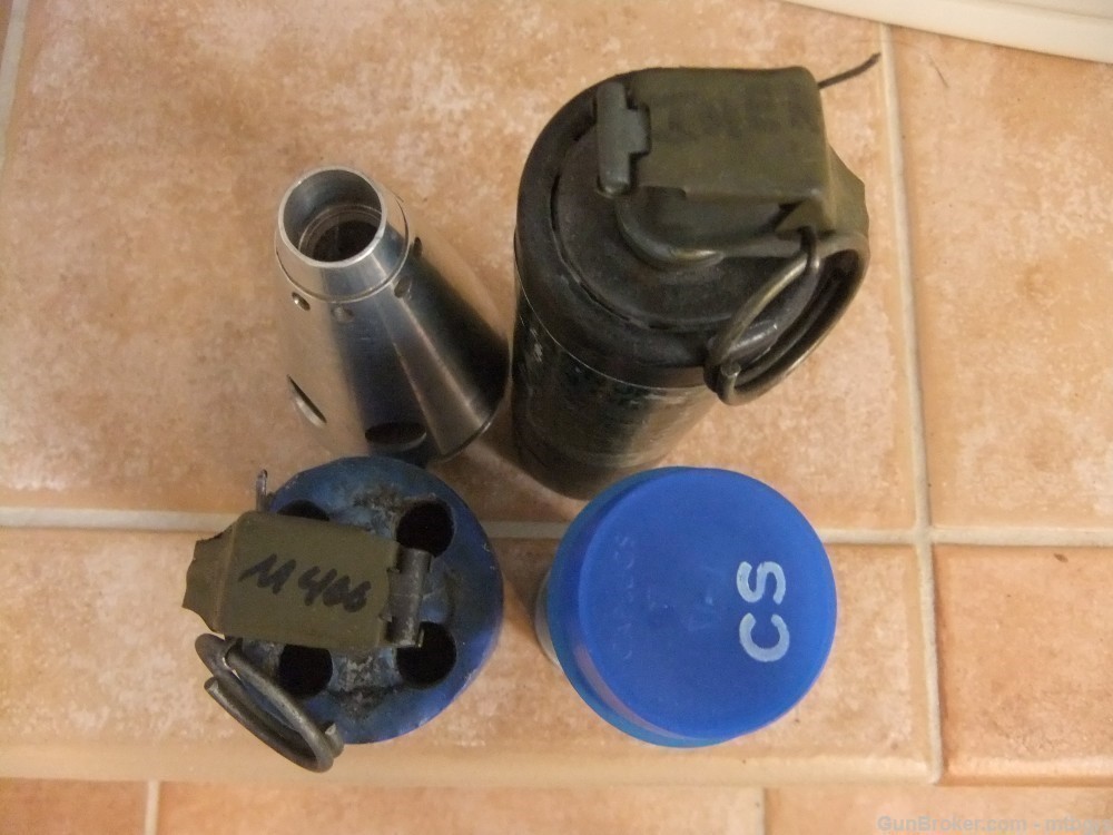 4 Lot M470  & +1other   Flash Bang Grenade , S&W Model14 CS , Mortar Fuse -img-13