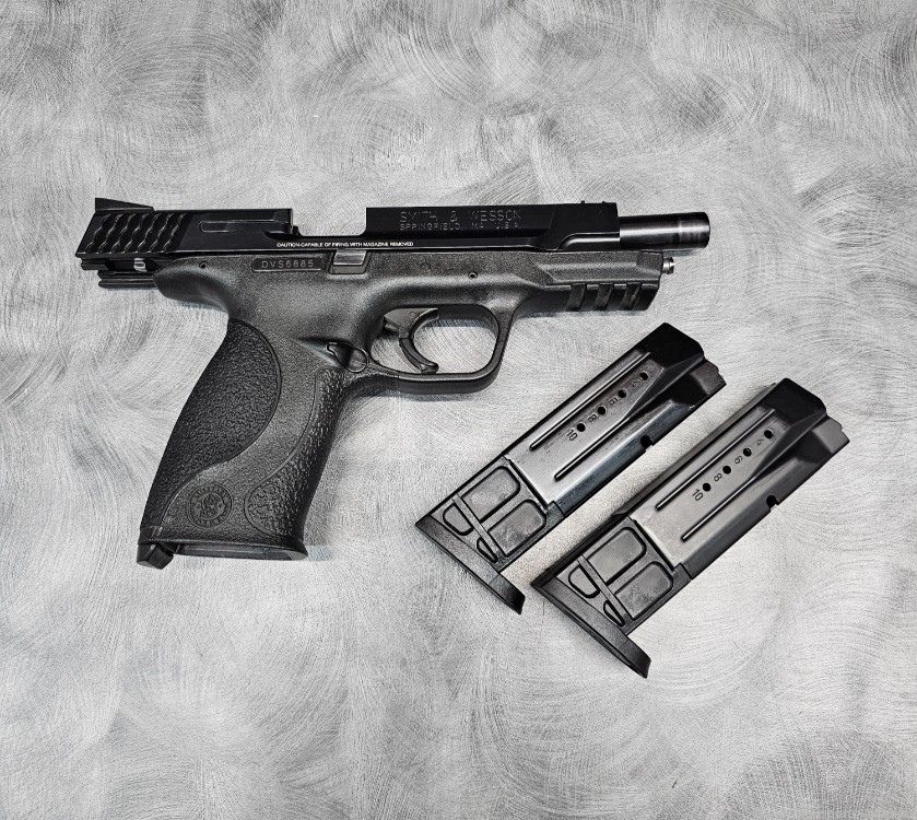 Smith & Wesson M&P9 Pro 9mm Semi-auto Pistol W/Box & 2 Mags-img-20