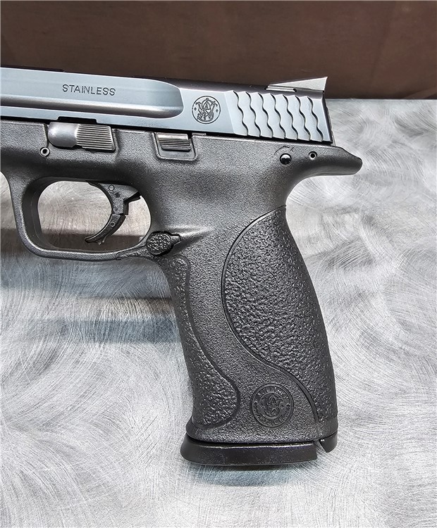 Smith & Wesson M&P9 Pro 9mm Semi-auto Pistol W/Box & 2 Mags-img-3