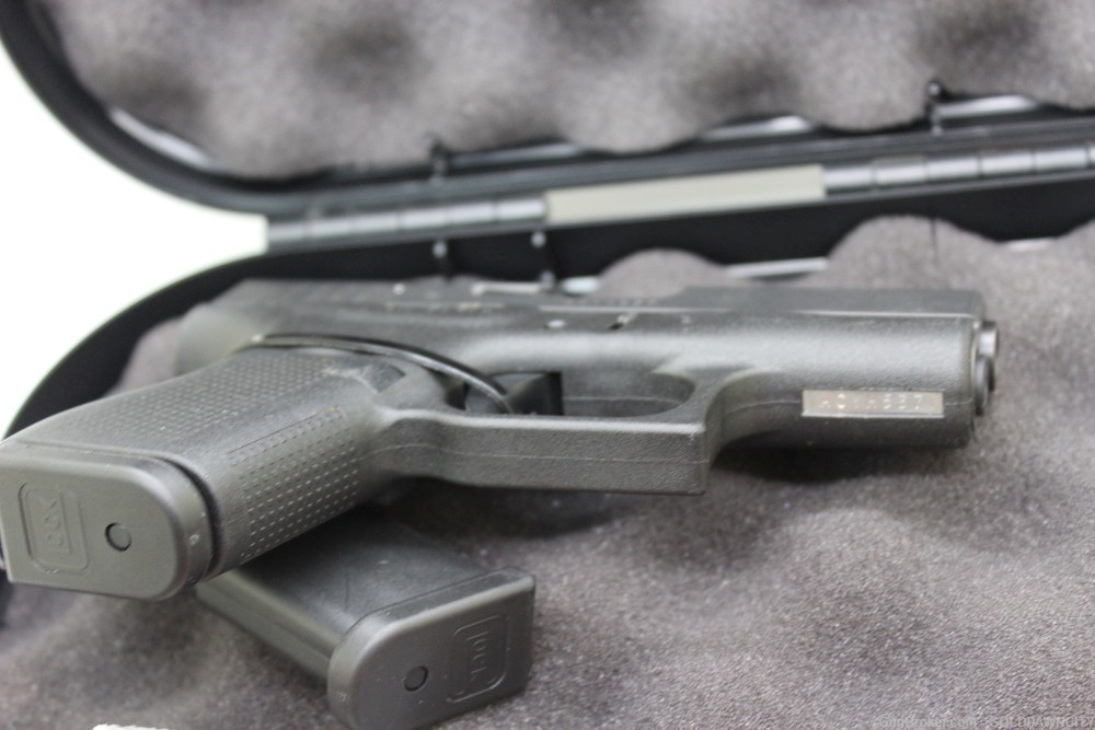 LIKE NEW Glock 42 .380 3.25" Semi Auto Pistol 2 Mags & Box & Papers-img-5