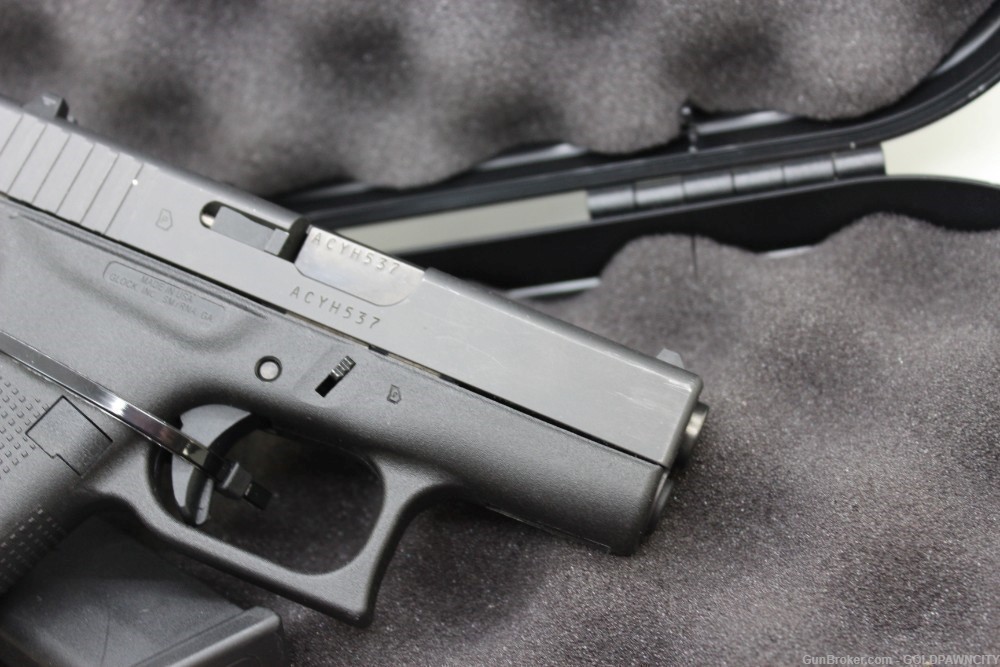 LIKE NEW Glock 42 .380 3.25" Semi Auto Pistol 2 Mags & Box & Papers-img-6