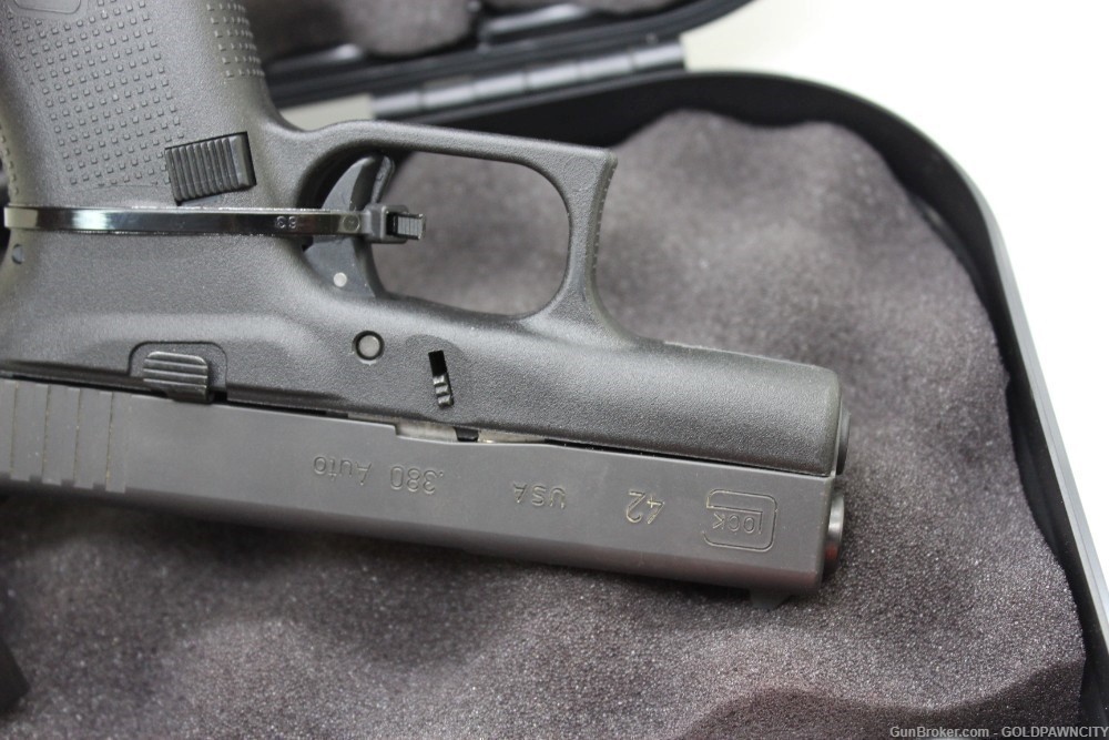 LIKE NEW Glock 42 .380 3.25" Semi Auto Pistol 2 Mags & Box & Papers-img-9