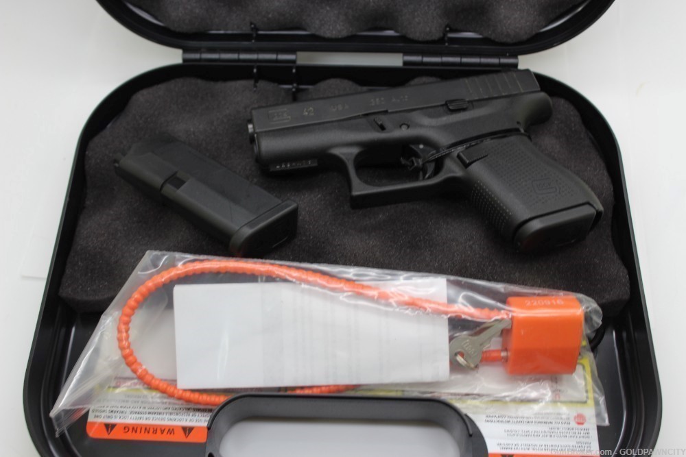 LIKE NEW Glock 42 .380 3.25" Semi Auto Pistol 2 Mags & Box & Papers-img-0