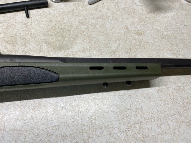 Remington 700 VTR .22-250 - Excellent Condition-img-9