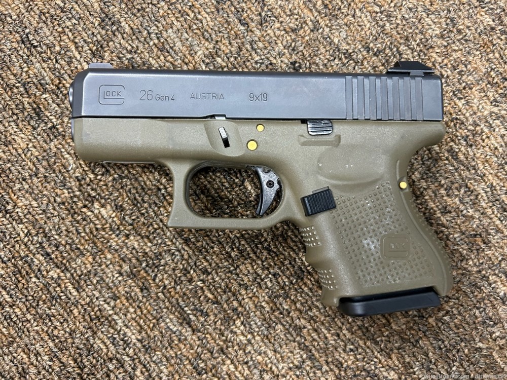 Glock 26 Gen 4 chambered in 9mm Penny Start No Reserve-img-1