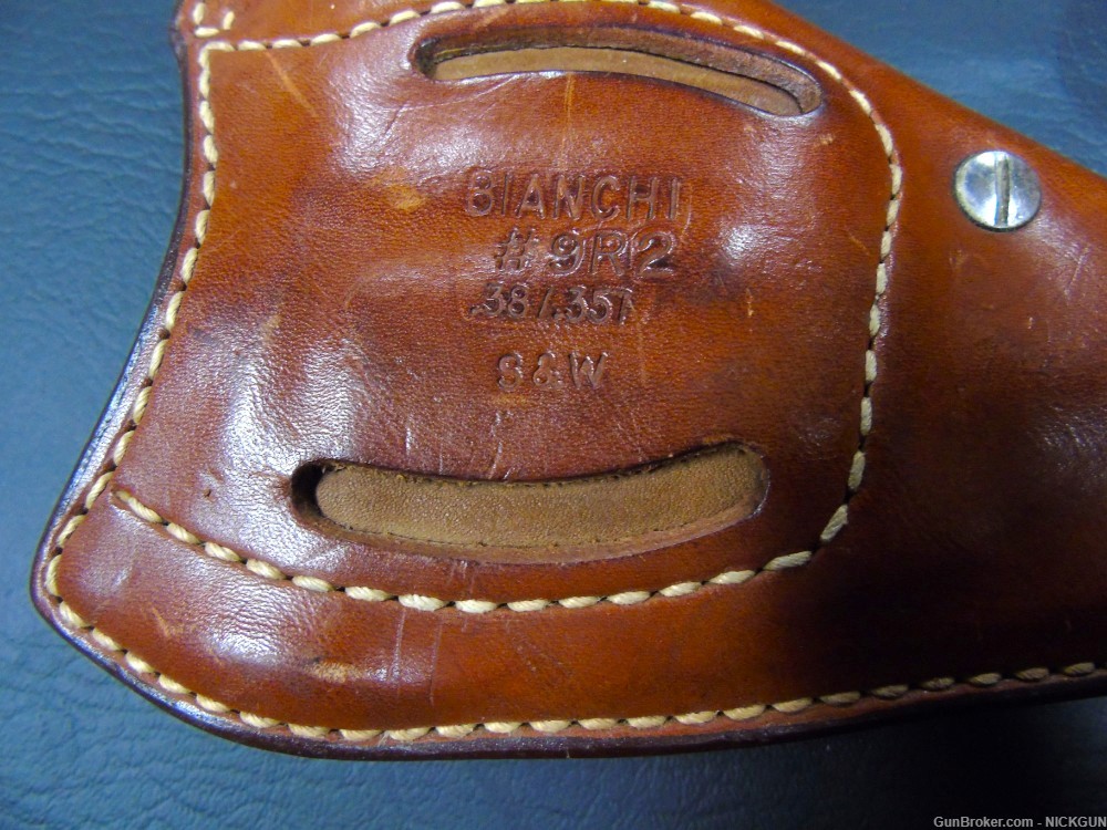 Bianchi shoulder holster /concealed carry.-img-3