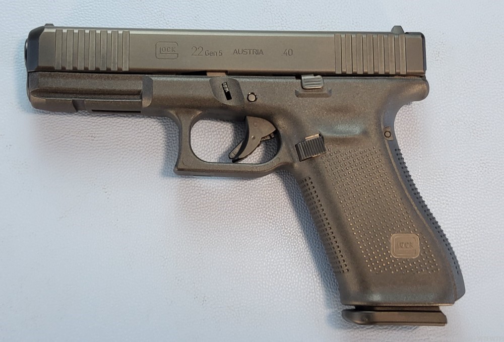 New Glock G22 Gen4 4.49" Barrell. 40 S&W 15 Round Mags NO CC FEES -img-7