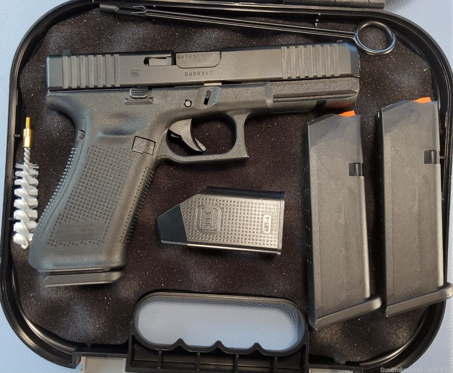New Glock G22 Gen4 4.49" Barrell. 40 S&W 15 Round Mags NO CC FEES -img-3