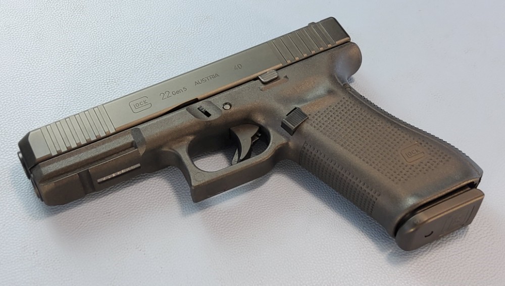 New Glock G22 Gen4 4.49" Barrell. 40 S&W 15 Round Mags NO CC FEES -img-6