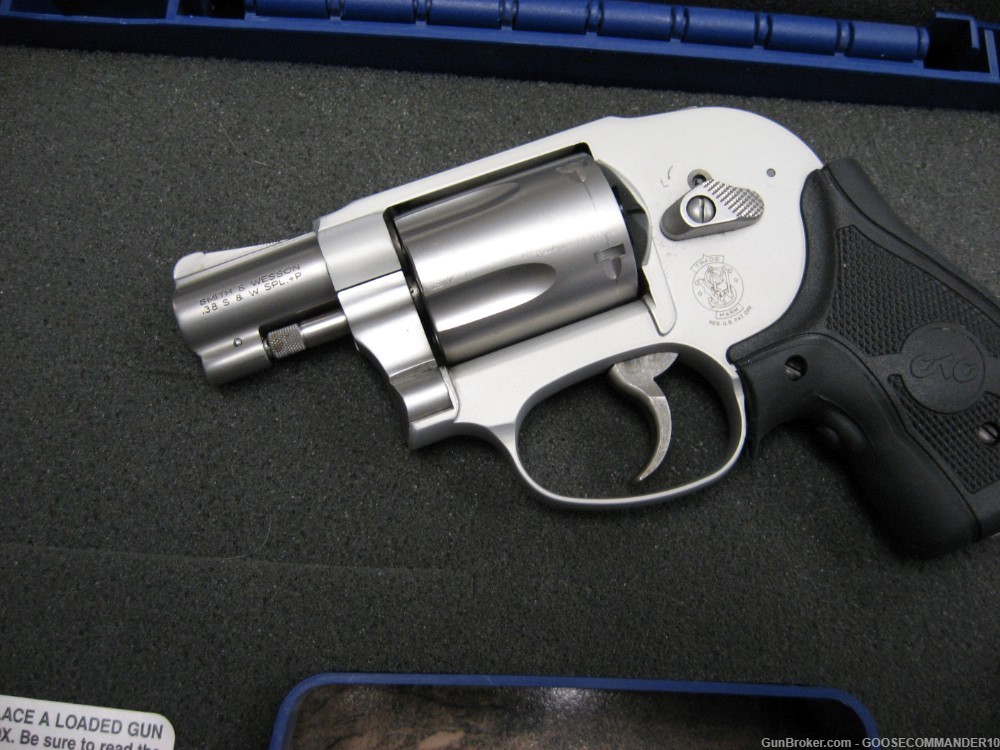 SMITH & WESSON 638-3 AIRWEIGHT 38SPL W/ LASER GRIPS-img-1