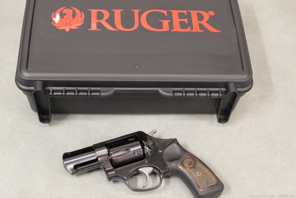 Ruger SP101 357 Magnum, blued, 5 round, Holster, Excellent Condition-img-0