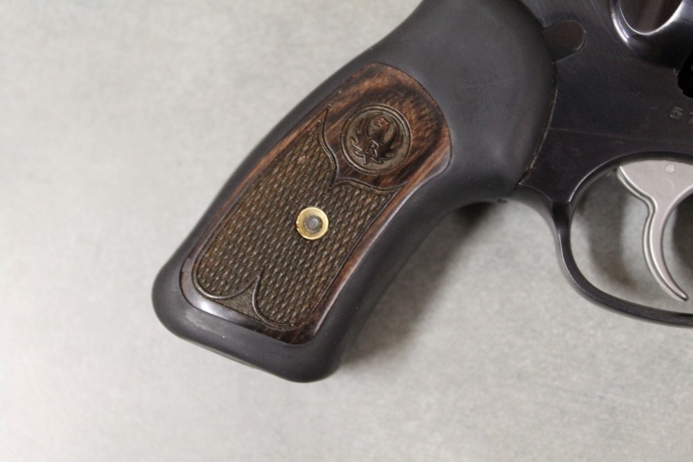 Ruger SP101 357 Magnum, blued, 5 round, Holster, Excellent Condition-img-12