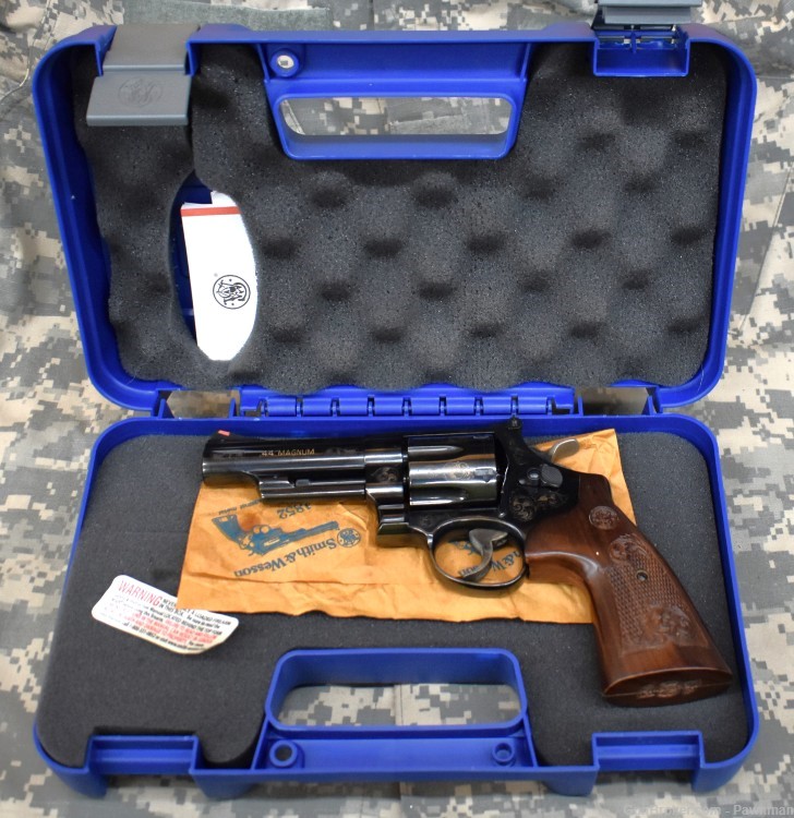 S&W 29-10 in 44 Mag w/wood case - UNFIRED!-img-15