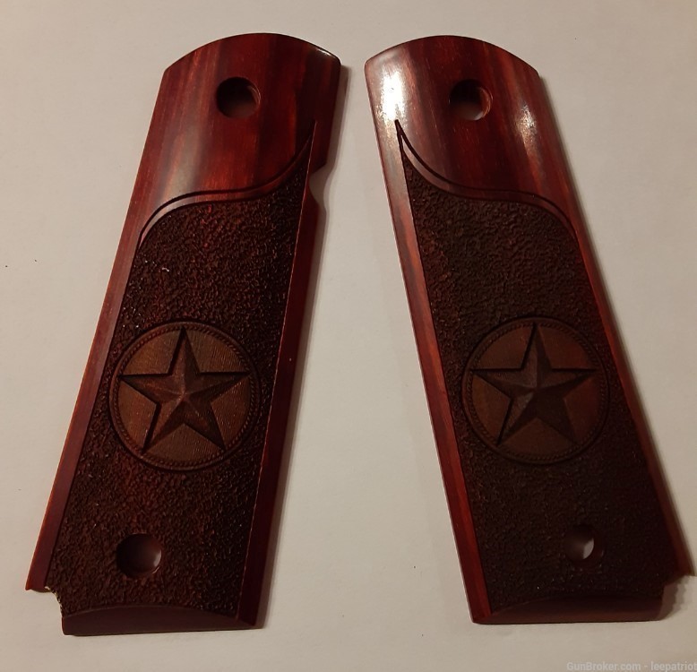 Hogue 1911 Full Size Texas Star Rosewood Grips BRAND NEW-img-0