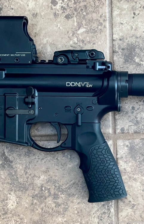 Daniel Defense AR15 DDM4 V7 LW, 5.56 NATO, EOtech Sights, Custom Trigger-img-4